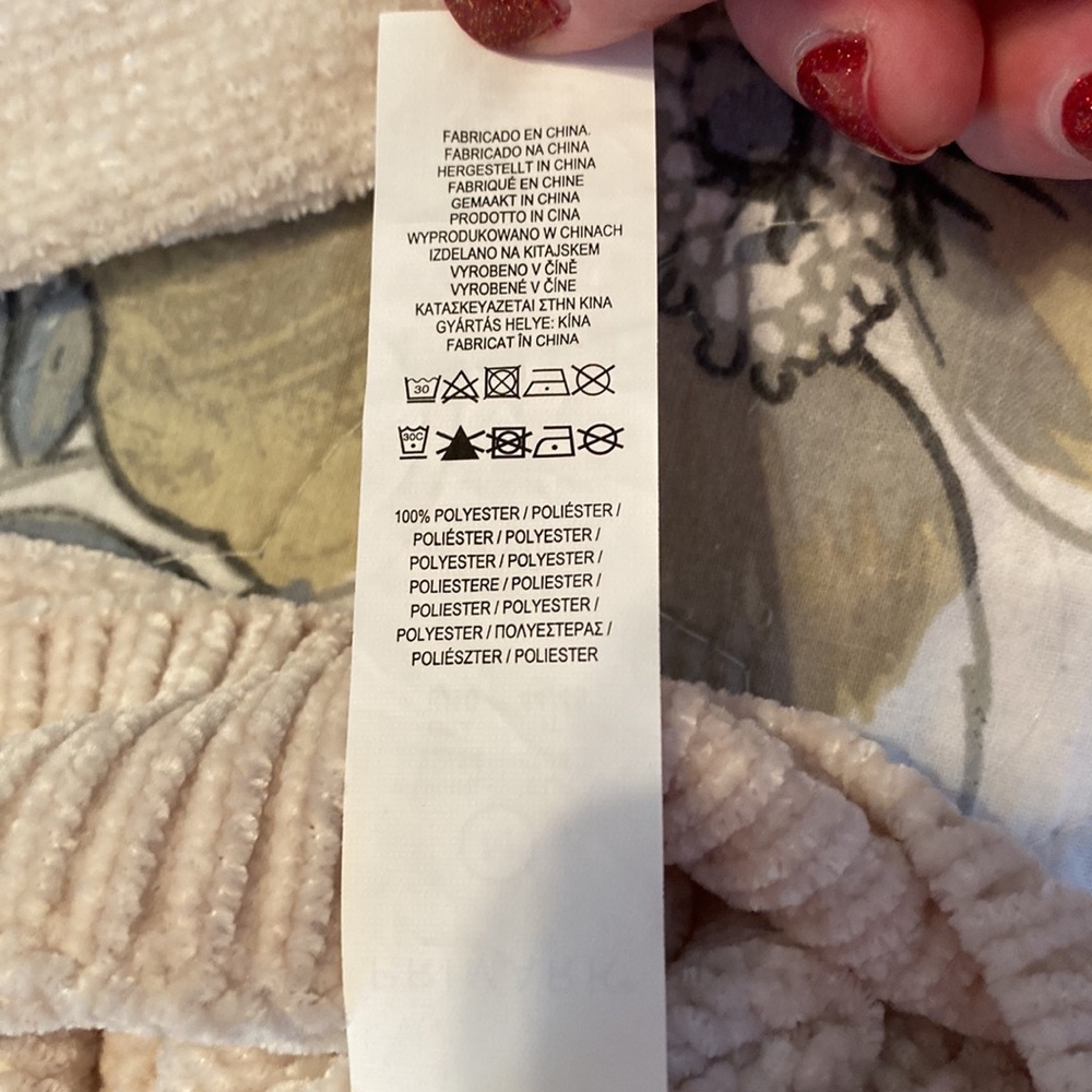 PRIMARK VELOUR SWEATER-Hooded, soft sweater with front pocket, in Cream Size Med - Picture 6 of 6